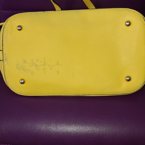 Yellow backpack - Picture 7 of 12